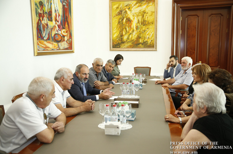 Վարչապետը հանդիպել է Մարտի 1-ի զոհերի հարազատներին