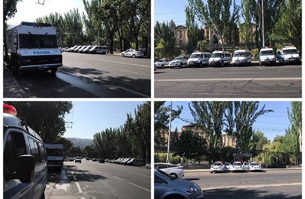 Ոստիկանական ուժեր, ջրցան մեքենաներ` Ազգային ժողովի առջև