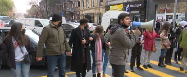 Ոստիկանությունը հայտնաբերել է փողոց փակելու ակցիայի մասնակիցներից մեկին վրաերթի ենթարկած վարորդին