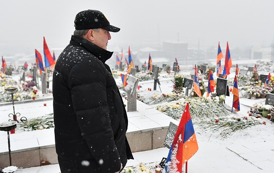 Անհամբեր սպասում եմ այս ողբերգական տարվա ավարտին. Արմեն Սարգսյանն այցելել է «Եռաբլուր» 