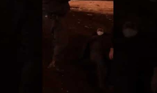 Ճանապարհը փակած քաղաքացին հրել է ոստիկանին. նա կոտրվածքներ է ստացել․ Երևանի 32-ամյա բնակիչը ձերբակալվել է 