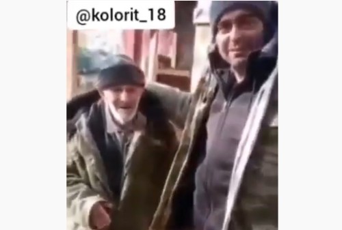 Զինված ադրբեջանցիները ծաղրում և ահաբեկում են հայ ծերունուն 