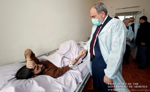 Փաշինյանը տեսակցել է անհայտության մեջ 70 օր գտնվելուց հետո հայրենիք վերադարձած զինծառայողներին