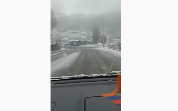 Եկել ենք մնացել ստեղ, ահավոր վիճակ է․ Ճամբարակում ձյուն է տեղացել