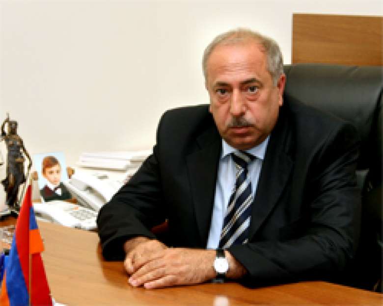 Դատարանի նախագահի աշխատասենյակի դիմաց բնական կարիքնե՞ր են հոգացել