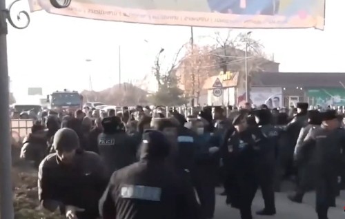 Բախումներ Արարատ-Երևան մայրուղու վրա