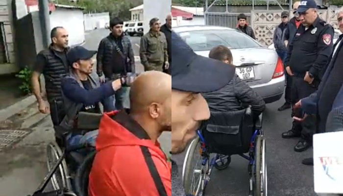 Մեքենայից իջած քաղաքացին՝ ոտքերն Արցախում թողած տղաներին. Գնա´ Ղարաբաղ, փակող էիր, թուրքի դեմը փակեիր