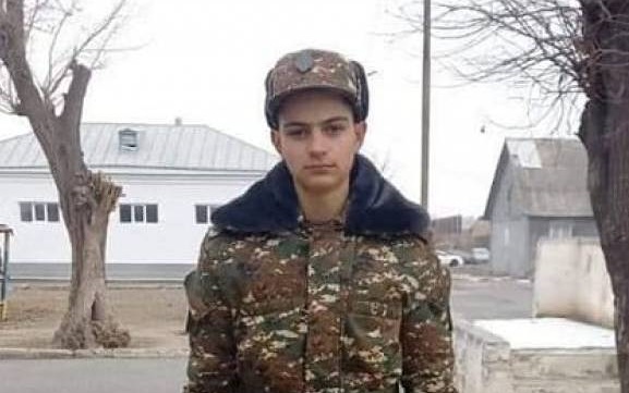 Դավիթը Կոշի «Կյանքի Խոսք» եկեղեցու հովիվի որդին էր