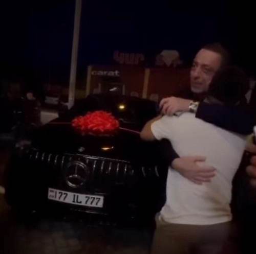 Ո՞վ էր գերթանկարժեք մեքենա նվիրել որդուն՝ ծննդյան 18-ամյակի առիթով