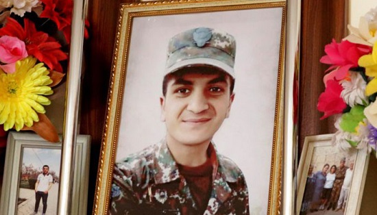 «Մեզ մարդկանց ուշադրությունն է մխիթարում». ազգությամբ եզդի Խուդոյանները պատերազմում կորցրել են որդուն՝ Ալիկին