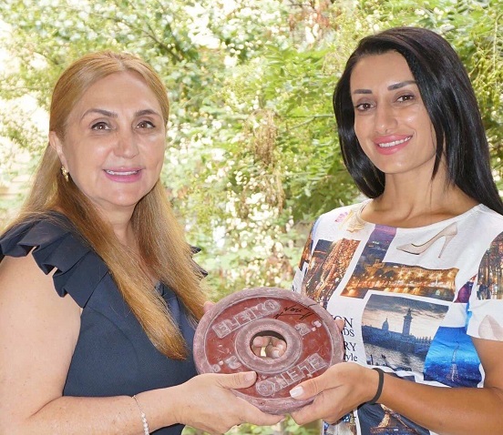 Weighlifting stone representing the victory and persistence of Nazik Avdalyan at the Orran charity dinner auction