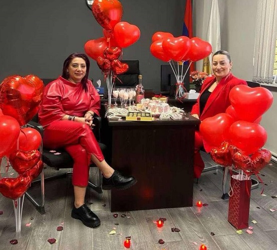 Սրտիկներ, մոմեր, փուչիկներ. ՔՊ-ականի արկածները թաղապետարանում