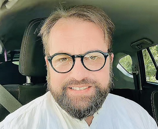 էս ի՞նչ հորթային խանդավառություն է մոտներդ, ուրախացել եք, որ ձեր տարածքները տվե՞լ եք ադրբեջանցիներին․․․ 