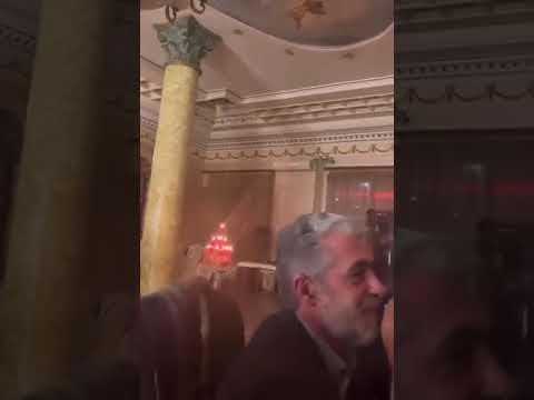 Ծխում է և պորտապար նայում․․․Համացանցում կադրեր են հայտնվել Յոթ Վերքում Փաշինյանի համար պատարագ մատուցածի մասնակցությամբ