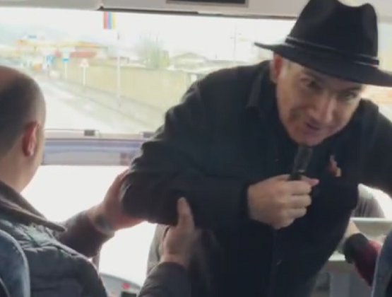 Ավտոբուսում Փաշինյանն ընկնում էր․ թիկնապահը «փրկեց» 