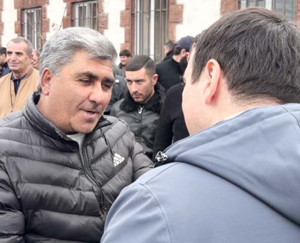 Այս երկիրը փրկե´ք այս չարիքից, այս ժողովրդին այս թափառական աշխարհից հետ բերե´ք, որպեսզի նորից կերտենք ուժեղ Հայաստան․ Գավառի բնակիչը` Նարեկ Կարապետյանին