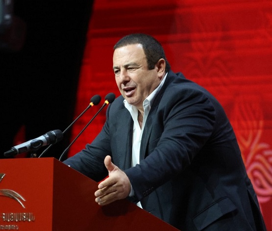 Մարդը չպետք է ընտրի դեղի և սննդի միջև. Գագիկ Ծառուկյան