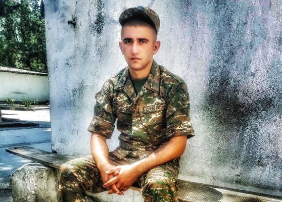  Պապ, մամային ու քուրիկին լավ կնայես. Արցախում զոհված 19-ամյա Արմանից ծնողները 85 օր լուր չեն ունեցել