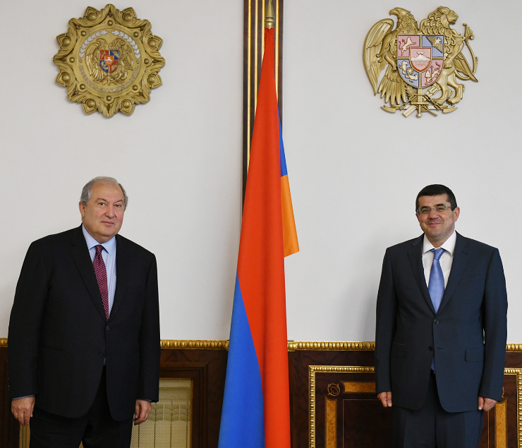 Արմեն Սարգսյանը ոչ պաշտոնական հանդիպում է ունեցել Արցախի ընտրված նախագահ Արայիկ Հարությունյանի հետ