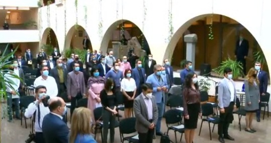 Երևանի ավագանու անդամները նիստը սկսեցին 1 րոպե լռությամբ