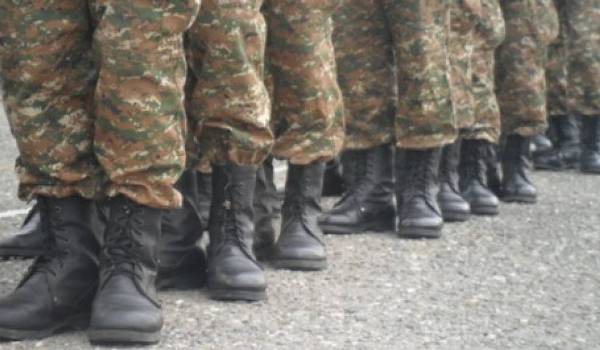 Երևանի թիվ 2 զինկոմիսարիատում զորակոչիկը պայթուցիկը նետել է հանձնաժողովի նախագահի վրա