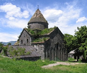 Եկեղեցու մասին խոսվում է բացասական շեշտադրումներով