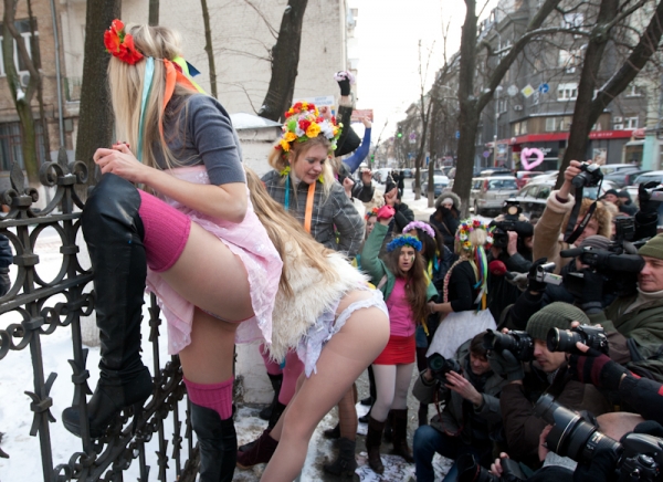 FEMEN-ը դատավճիռ է կայացրել` ԱՄՈՐՁԱՀԱՏԵԼ ՀԱՆՑԱԳՈՐԾՆԵՐԻՆ