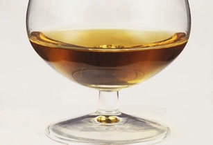 Կեղծ կոնյակներ իրացնելու դեպքը բացահայտվեց