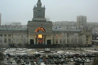 Видеокамеры сняли помещение вокзала в Волгограде до и после взрыва