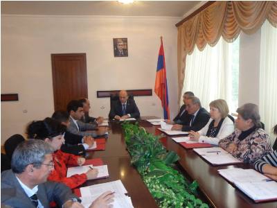 Ավանում քննարկվել են մանկապարտեզներում սննդի որակին վերաբերող և այլ հարցեր