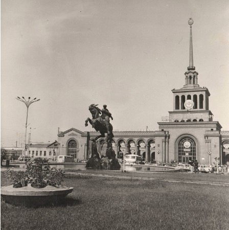 Այն, ինչ եղավ 1959-ի դեկտեմբերի 3-ին, ոչ մի արձանի բացումից հետո չէր պատահել