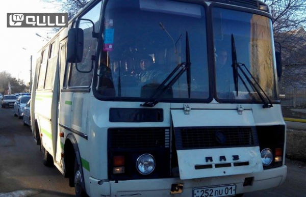 Գյումրիում է ՀՀ ոստիկանապետը. ոստիկաններին տեղափոխող ավտոբուսները կայանած են քաղաքի տարբեր հատվածներում.galatv.am