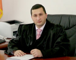 Սերժ Սարգսյանը դատարանի նախագահ է նշանակել ՍԴ անդամի որդուն
