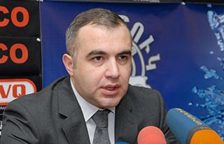 Լևոն Մարտիրոսյանը հեգնել է Նիկոլ Փաշինյանին և Էդմոն Մարուքյանին