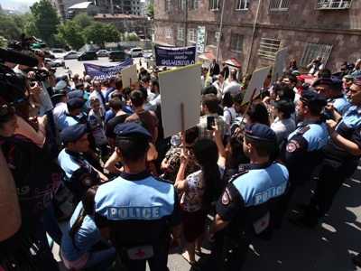 Հոսանքի թանկացման դեմ պայքարողները խոստանում են կաթվածահար անել ողջ Երևանը