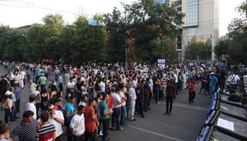 «Ոչ թալանին»-ը փորձում է փակել Բաղրամյան պողոտան. ՈՒՂԻՂ միացում