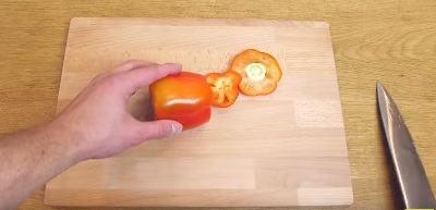 Ինչպե՞ս արագ մաքրել պղպեղը