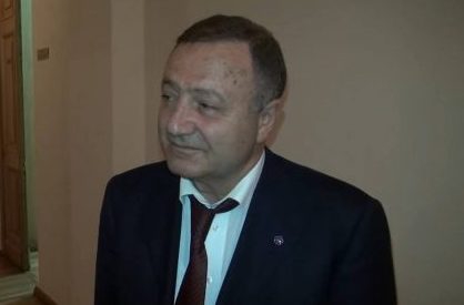 Արմավիրի մարզպետ պարոն Ղահրամանյան,  ի՞նչ է, Դուք օրենքից վե՞ր եք