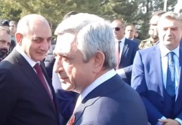 «Լսեցի, վա՛յ, հանձնարարել եմ, ի՞նչ ես ուզում». Սերժ Սարգսյանը՝ բողոքող կնոջը 