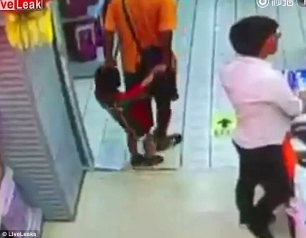 Հայրը սուպերմարկետում պատահաբար սպանում է որդուն