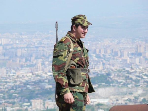 Ապրիլյան պատերազմում զոհված զինվորի քույրն այսօր որդի է ունեցել. նրան կոչել են քեռու մարտական անունով 