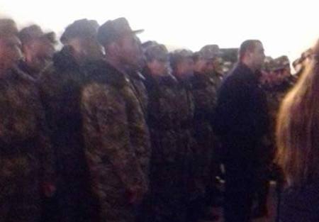 Զինվորների մեծ  խմբի տարել էին ընտրատեղամաս