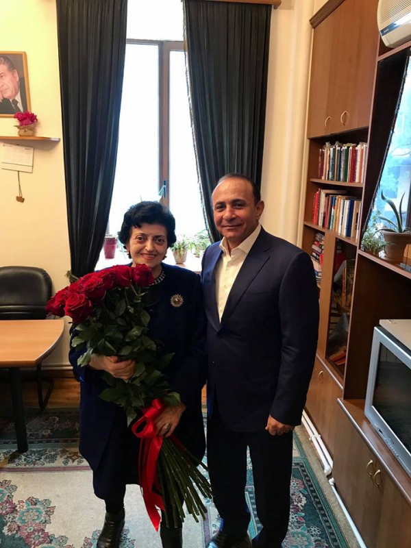 Հովիկ Աբրահամյանը հանդիպում է ունեցել Ռիմա Դեմիրճյանի հետ 