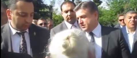 «Բա չե՞ք ամաչում». Կարեն Կարապետյանը՝ իրենից փող խնդրող կնոջը