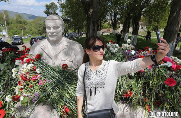 Լուսանկար՝ առանց մեկնաբանության. Սելֆի սպարապետի հետ 