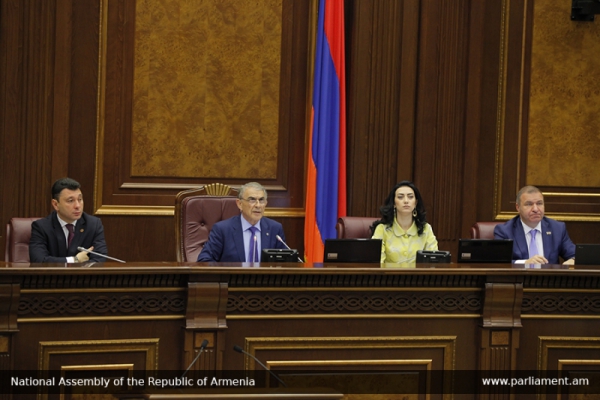 Վարչապետի ընտրությունը տեղի կունենա մայիսի 1-ին, ԱԺ հատուկ նիստում