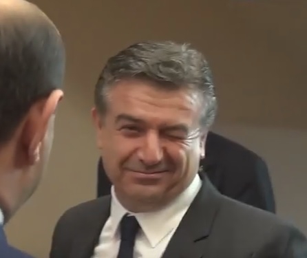 Ինչպես վարչապետն «աչքով արեց» լրագրողներին 