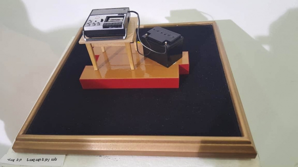 90 տոկոս թուղթ պարունակող ձայնագրիչից հնչում է Ձախ Հարութի «Տարիներ»-ը