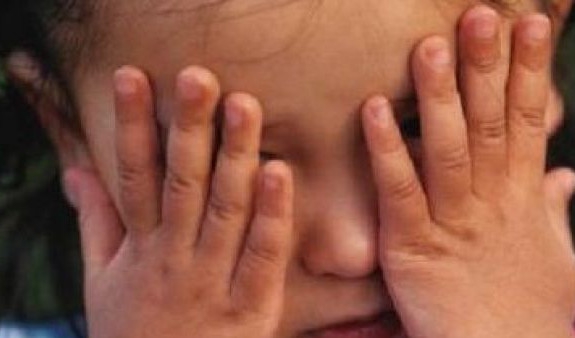 4-ամյա երեխան խորթ պապի կողմից սեռական ոտնձգության է ենթարկվել, ահազանգում է մայրը