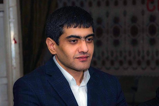 Գորիսի 26-ամյա քաղաքապետը պլաստիկ վիրաբույժ է փնտրում` դաջվածքներից ազատվելու համար